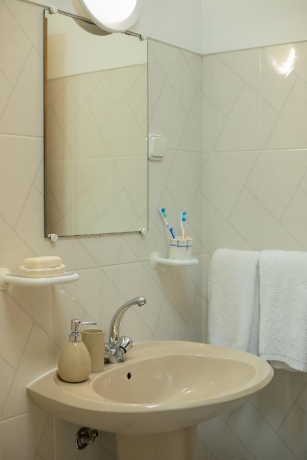 White Beach House Praia da Lourinha Екстер'єр фото