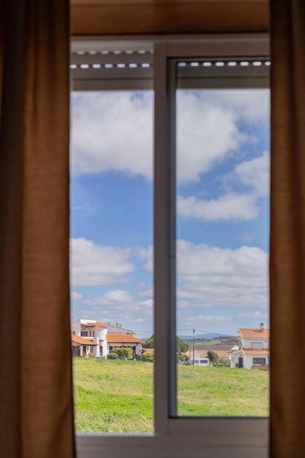 White Beach House Praia da Lourinha Екстер'єр фото