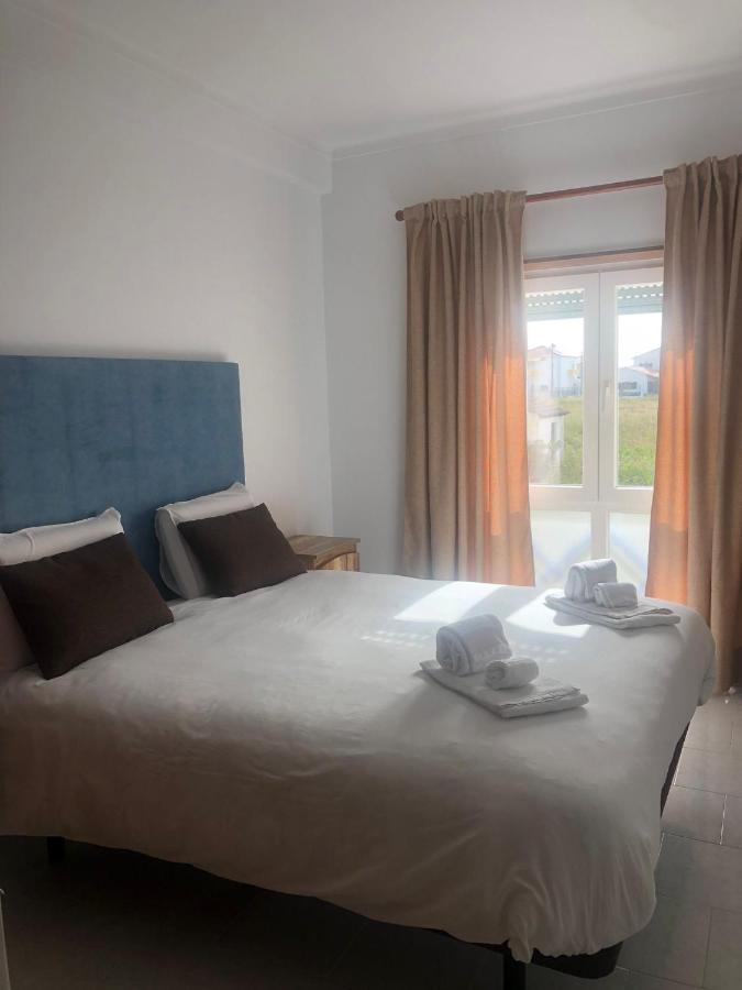 White Beach House Praia da Lourinha Екстер'єр фото